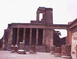 forum of pompeii